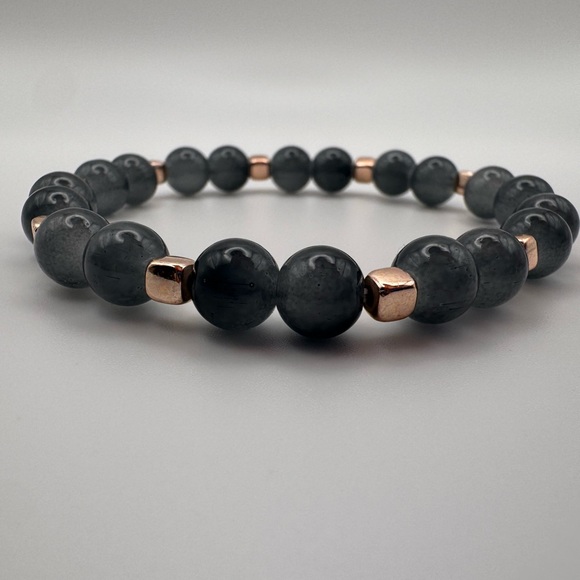 Chic Black and Gold Beaded Bracelet - Picture 3 of 3